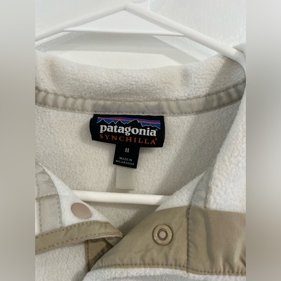 Patagonia Synchilla Cream Tan Fleece - Picture 2 of 3